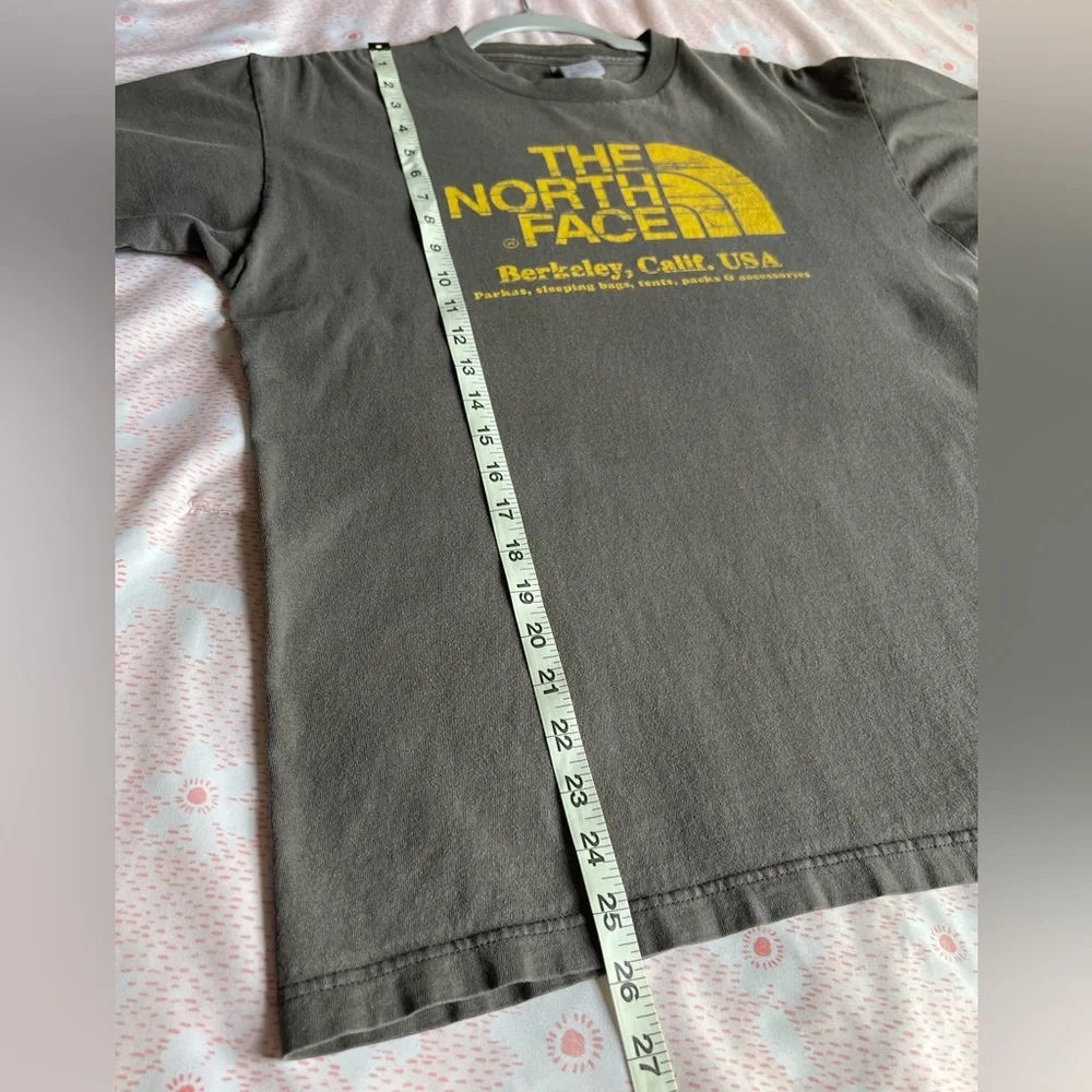 VTG The North Face Men's Grey Tee with Yellow Logo Berkeley, Calif. USA Medium